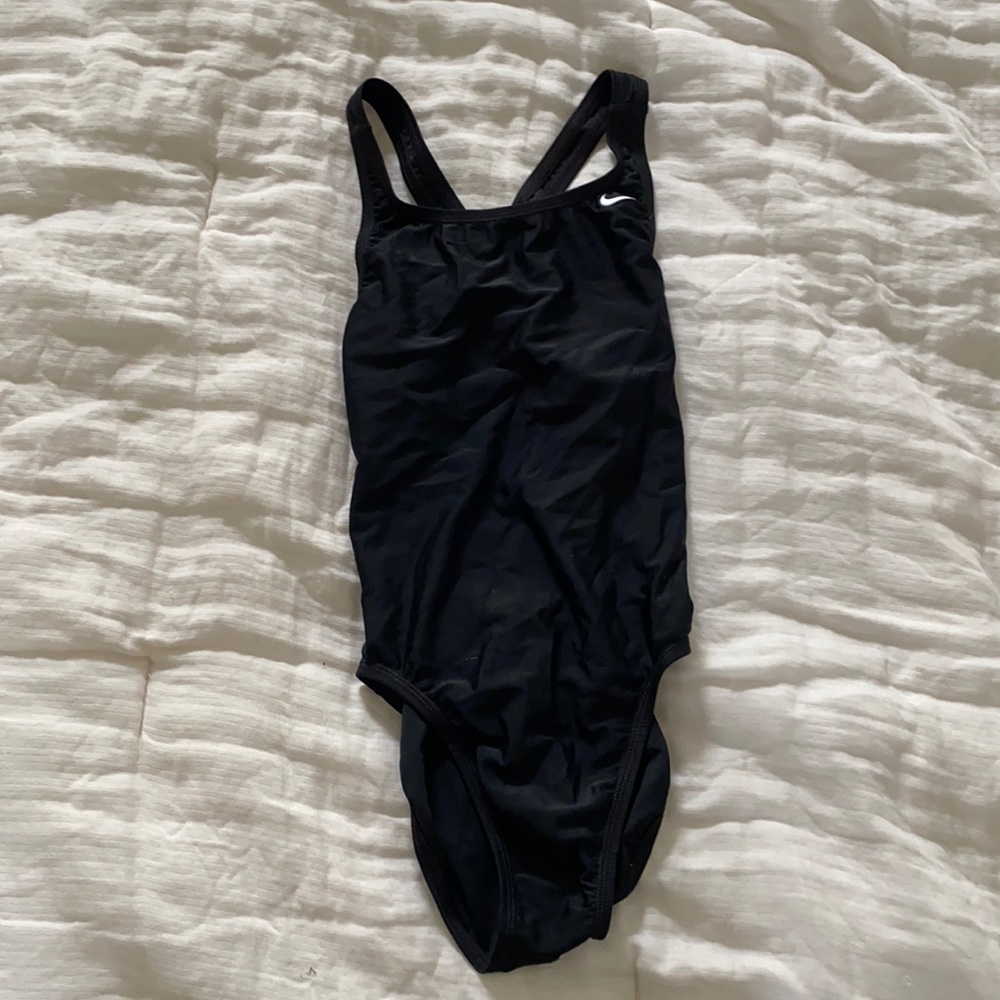 💛NIKE💛 NWT Women’s Size 6 Nike NX Black Swim Suit Sporty